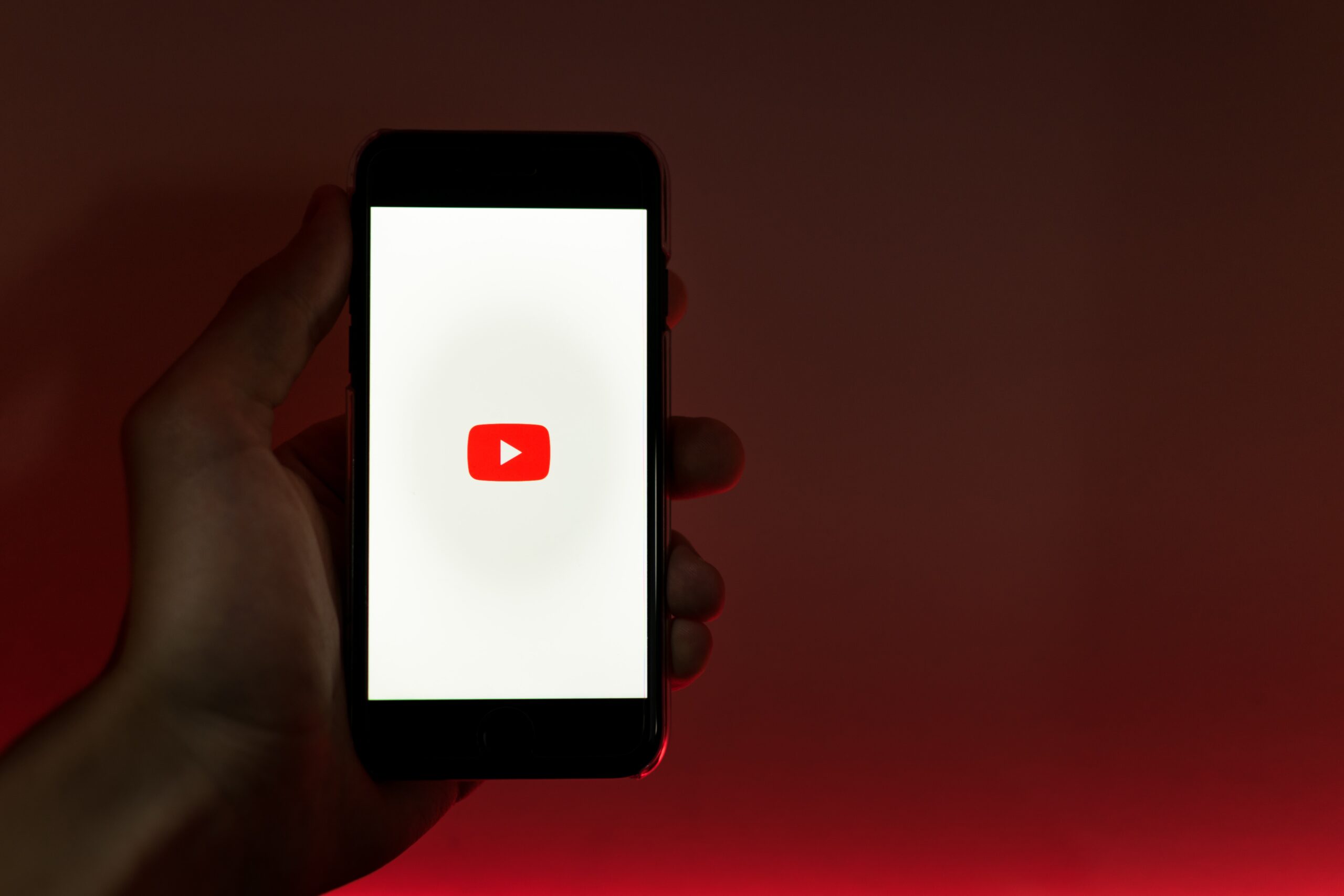 Pobieranie filmów z YouTube: narzędzia i metody